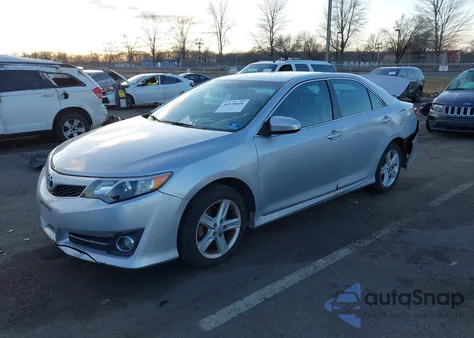 2014 Toyota Camry Se z USA, uszkodzony, nr VIN 4T1BF1FK7EU432165